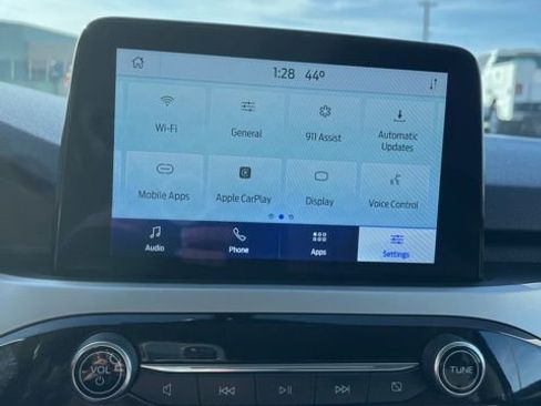 Used 2022 Ford Escape SE image 40