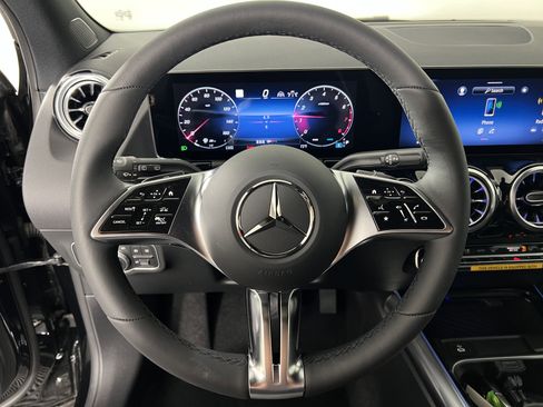 New 2025 Mercedes-Benz GLA 250 4MATIC image 27