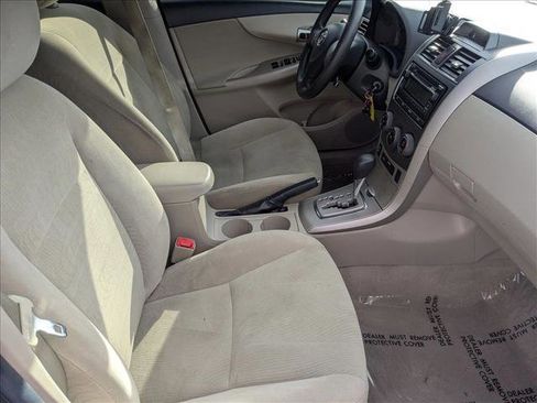 Used 2012 Toyota Corolla LE image 17