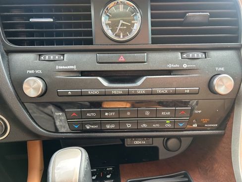 Used 2021 Lexus RX 350L 350L w/ Premium Package image 31