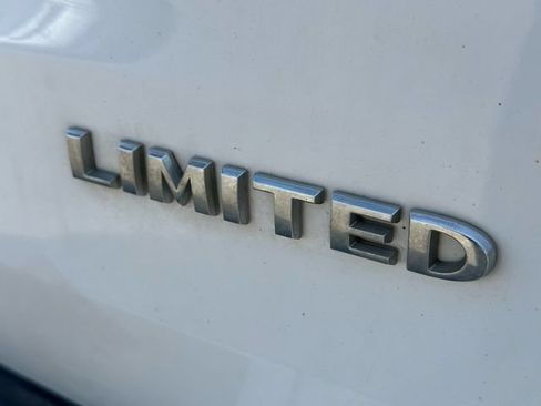 Used 2018 Jeep Grand Cherokee Limited AWD/4WD image 12