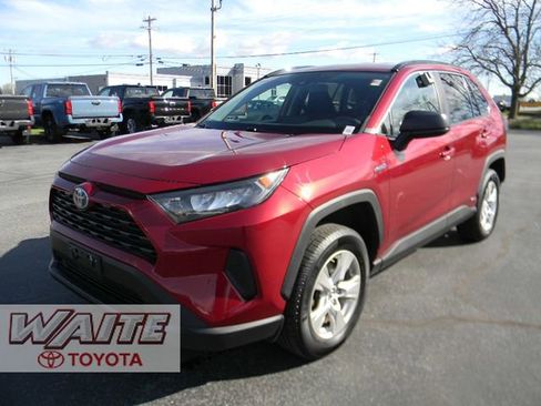 Used 2020 Toyota RAV4 LE w/ All Weather Liner Package AWD/4WD image 5