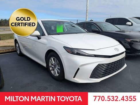 Used 2025 Toyota Camry LE image 2
