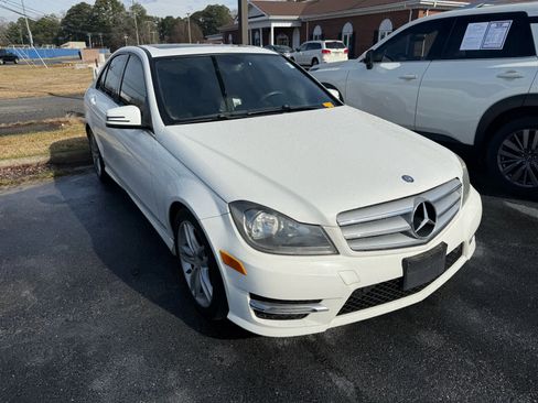 Used 2013 Mercedes-Benz C 300 Sport image 4
