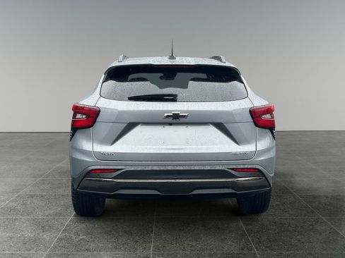 Used 2025 Chevrolet Trax ACTIV w/ Sunroof Package FWD image 7