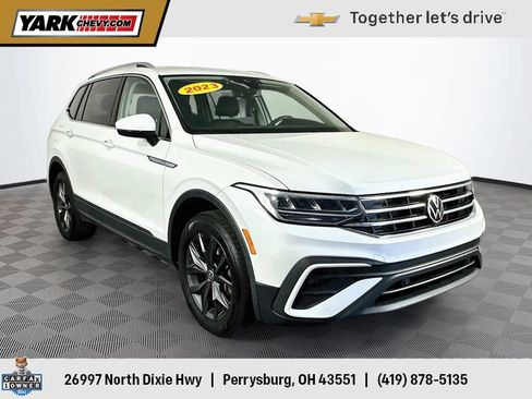 Used 2023 Volkswagen Tiguan SE w/ Panoramic Sunroof Package AWD/4WD image 1