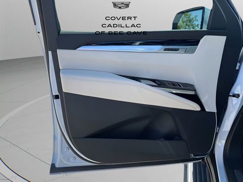 New 2026 Cadillac Escalade ESV Sport w/ Touring Package image 32