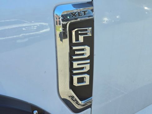 Used 2019 Ford F350 XLT AWD/4WD image 12
