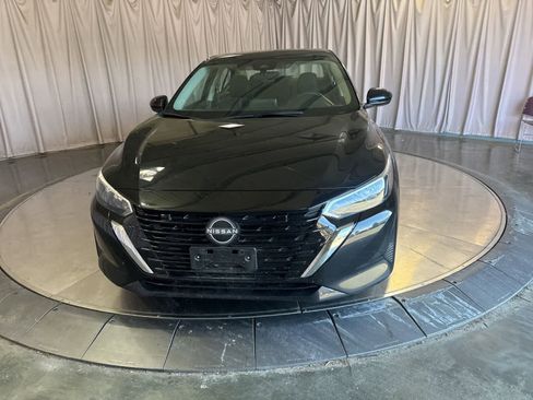 Used 2024 Nissan Sentra SV FWD image 2