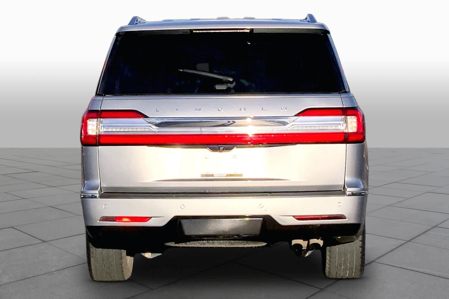 Used 2021 Lincoln Navigator 4WD image 5