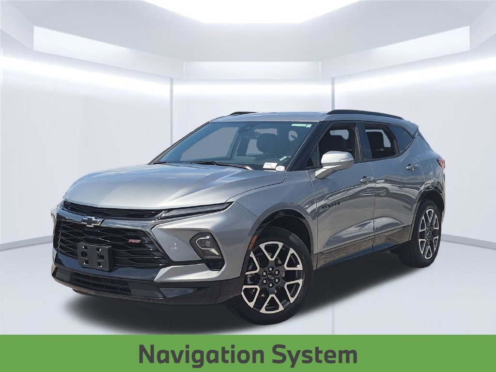 Used 2025 Chevrolet Blazer RS FWD image 2