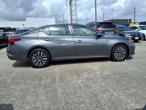 Used 2023 Nissan Altima 2.5 SV FWD image 25