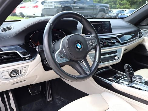 Used 2020 BMW 740i w/ M Sport Package RWD image 22