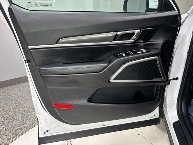 Used 2023 Kia Telluride S AWD/4WD image 11