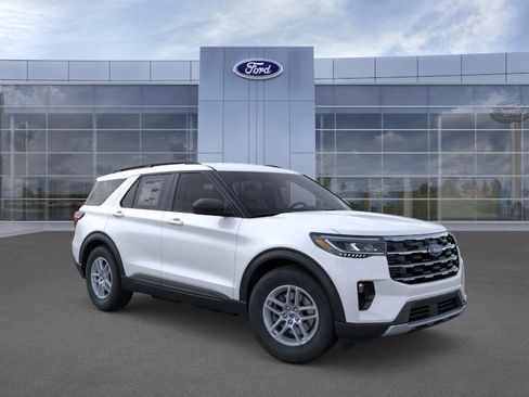 New 2026 Ford Explorer Active RWD image 7