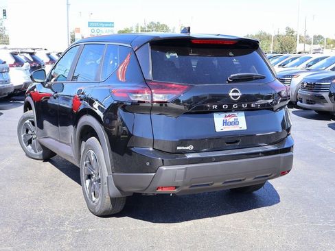 New 2026 Nissan Rogue SV image 2