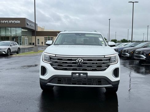 Used 2026 Volkswagen Atlas SEL AWD/4WD image 2