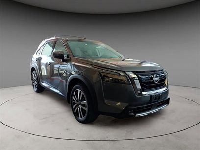 New 2025 Nissan Pathfinder Platinum