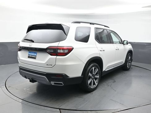 Used 2023 Honda Pilot Elite image 6
