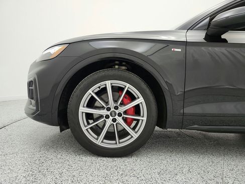 Used 2024 Audi Q5 e Premium Plus w/ Premium Plus Package AWD/4WD image 18
