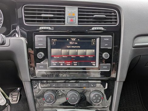 Used 2020 Volkswagen GTI S image 13