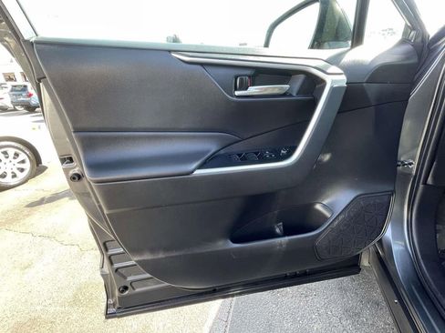 Used 2022 Toyota RAV4 XLE w/ Convenience Package image 26
