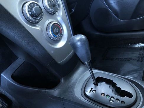 Used 2012 Toyota Yaris Sedan image 18