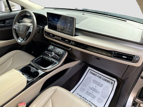 Used 2021 Lincoln Nautilus Standard image 15