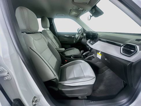 Used 2025 Chevrolet TrailBlazer LT w/ Driver Confidence Package FWD image 30