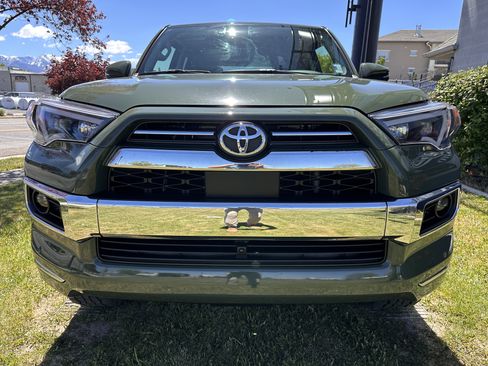Used 2022 Toyota 4Runner Limited AWD/4WD image 13