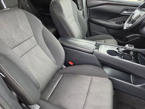 Used 2025 Nissan Rogue SV FWD image 22