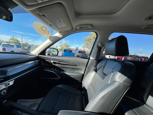 Used 2025 Kia Telluride S AWD/4WD image 32