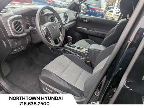 Used 2023 Toyota Tacoma TRD Off-Road image 9