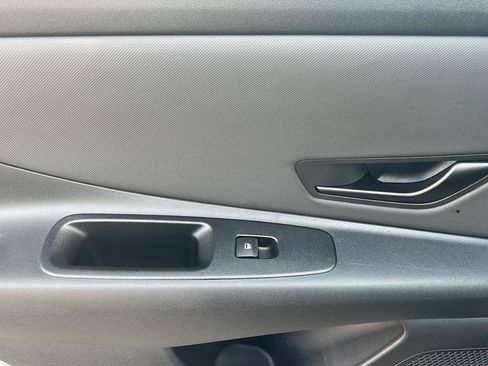 Used 2025 Hyundai Elantra Sport FWD image 24