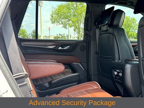 Used 2023 GMC Yukon Denali Ultimate AWD/4WD image 11
