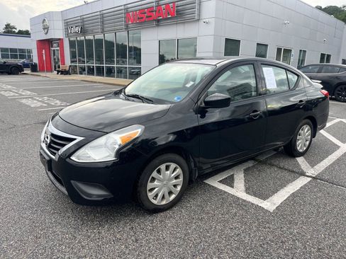 Used 2017 Nissan Versa S Plus FWD image 3