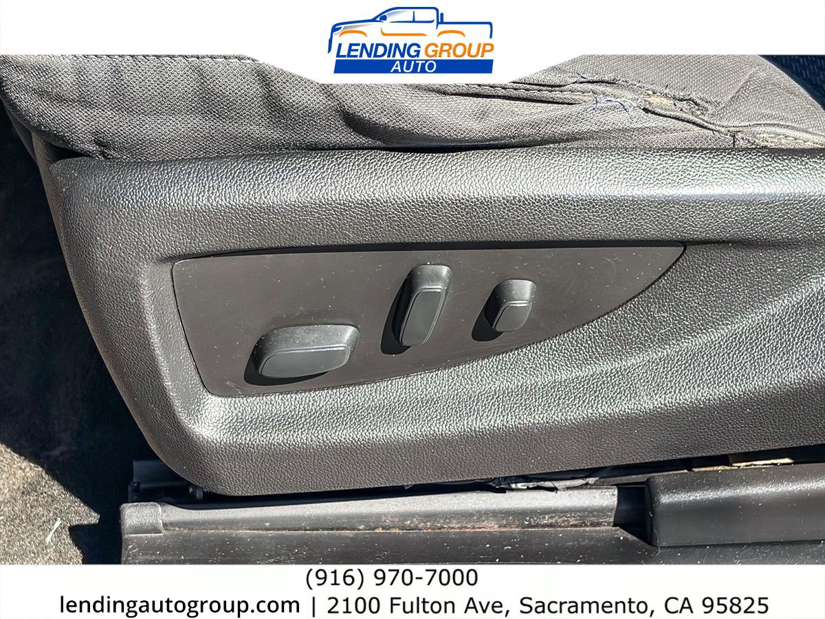 Used 2018 Chevrolet Silverado 1500 LT w/ LT Eassist Package RWD image 19