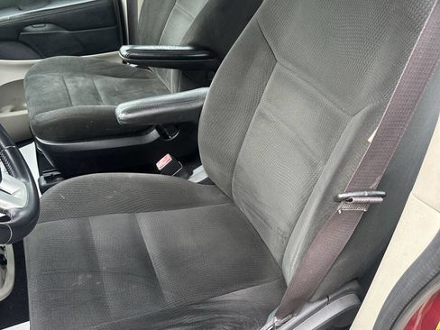 Used 2015 Dodge Grand Caravan American Value Package w/ UConnect Hands-Free Group image 14