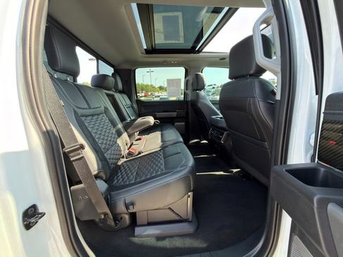 Used 2025 Ford F250 Lariat w/ Lariat Ultimate Package AWD/4WD image 14