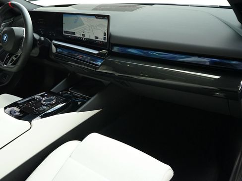 Used 2025 BMW i5 M60 AWD/4WD image 5