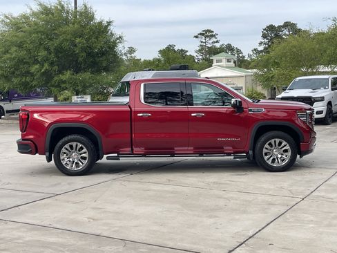 Used 2024 GMC Sierra 1500 Denali w/ Technology Package AWD/4WD image 10