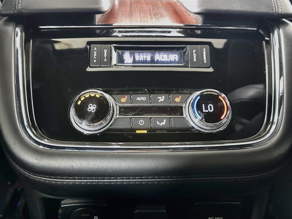 Used 2021 Lincoln Navigator L Reserve AWD/4WD image 32