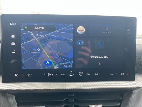 Used 2025 Ford Explorer ST-Line w/ ST-Line Street Pack image 20