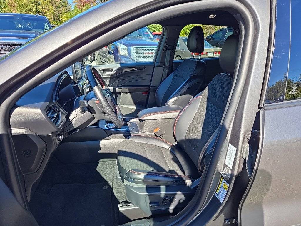 Used 2025 Ford Escape ST-Line Select AWD/4WD image 14