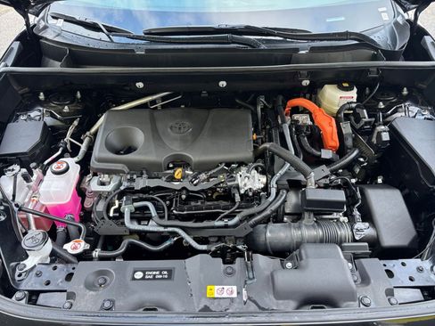 Used 2025 Toyota RAV4 LE image 28