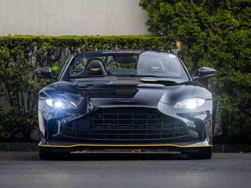 Used 2023 Aston Martin V12 Vantage Roadster image 39