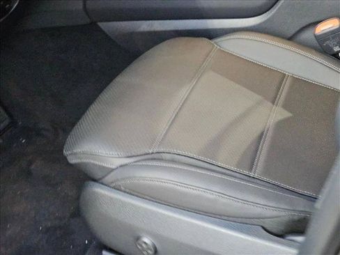 Certified 2026 Mercedes-Benz GLC 300 image 4