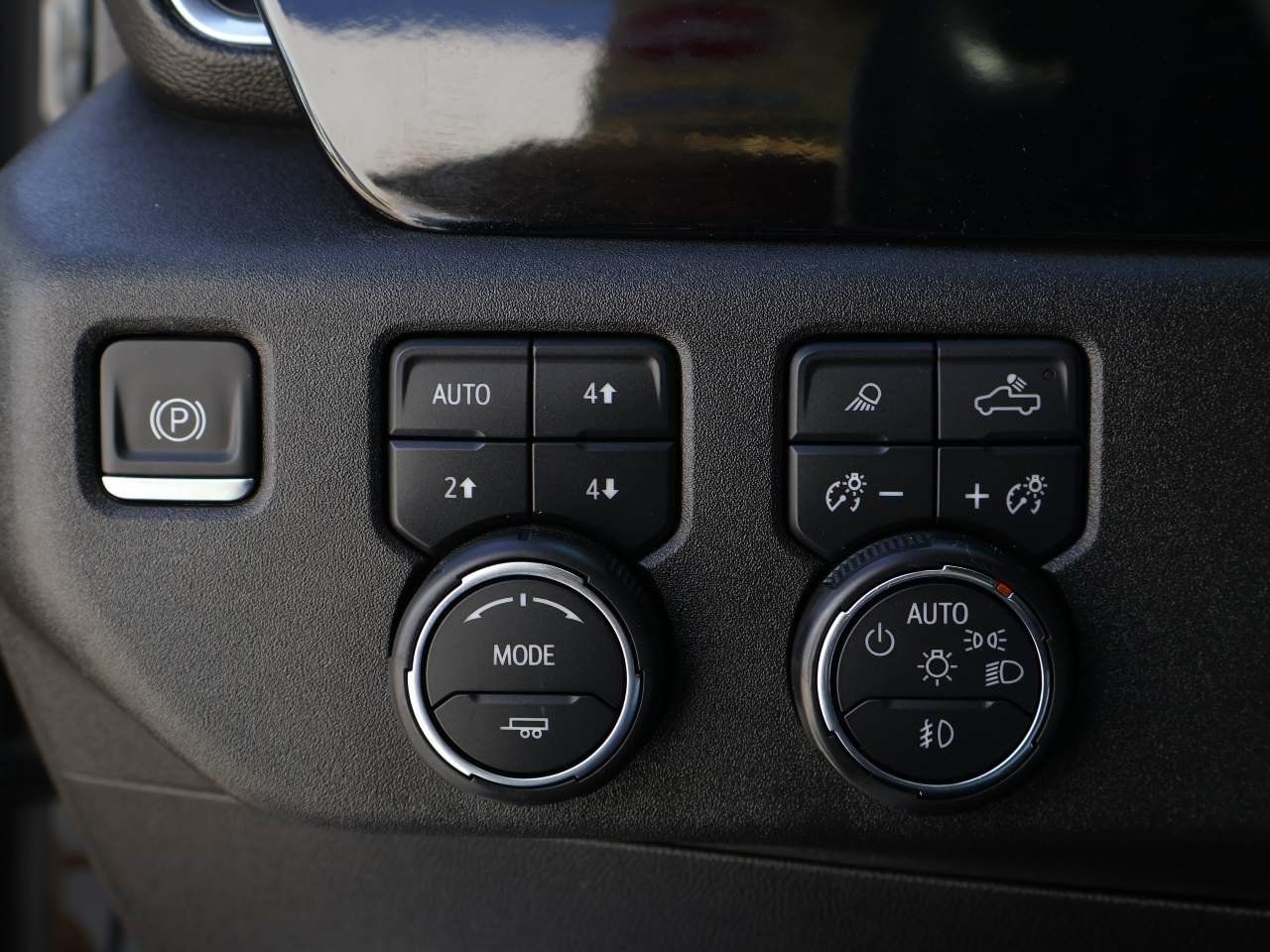 Used 2024 Chevrolet Silverado 1500 LTZ AWD/4WD image 15