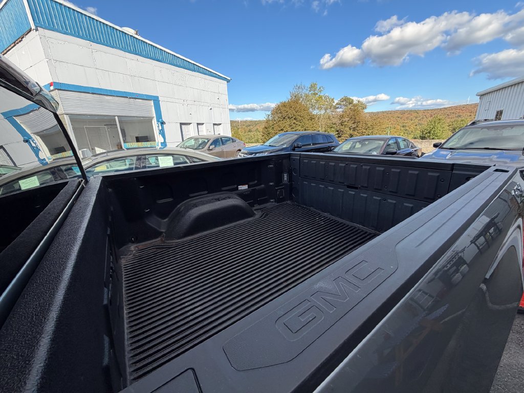 Used 2025 GMC Sierra 1500 SLT AWD/4WD image 11