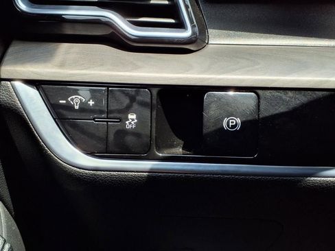 Certified 2023 Kia Sportage X-Line image 11